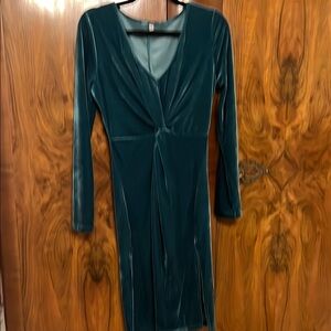 Elegant Teal Long Sleeved Velvet Dress Size Mefium